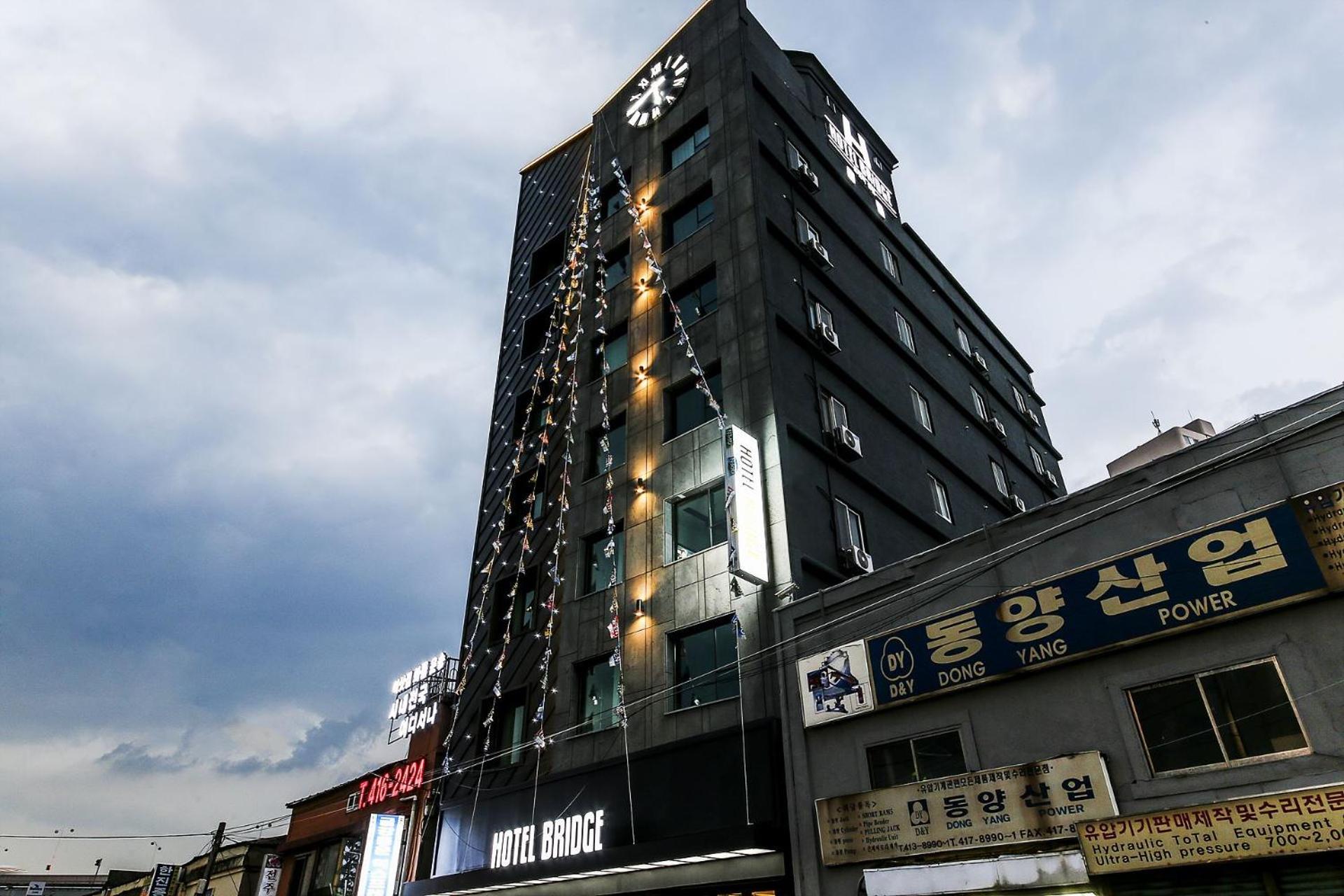 ホテル ブリッジ 釜山広域市 エクステリア 写真