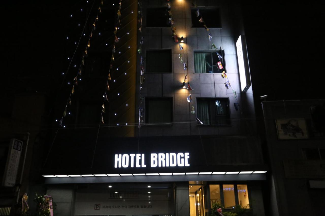 ホテル ブリッジ 釜山広域市 エクステリア 写真